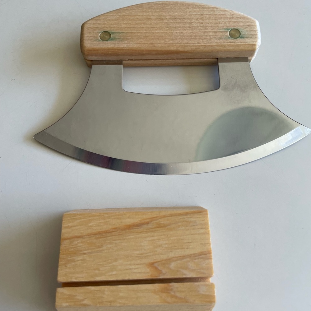 Ulu Silver and Tan Knife with Stand NEW